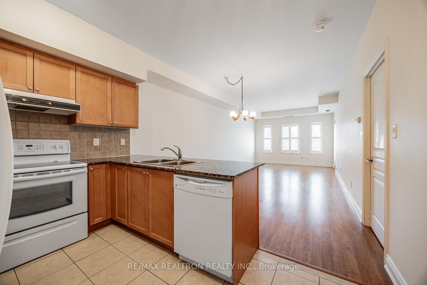 9901 Keele Street, Unit 207 - Image 5