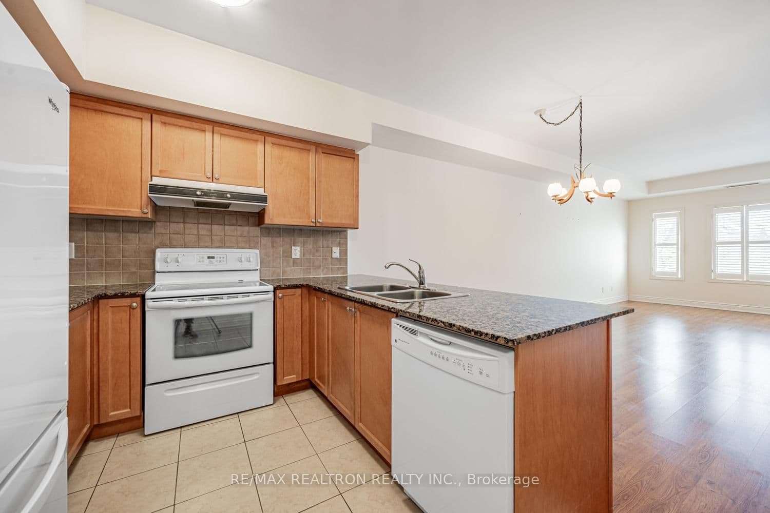 9901 Keele Street, Unit 207 - Image 6