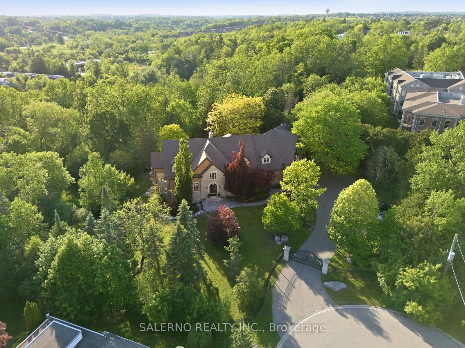 32 Daleview Court - Image 1