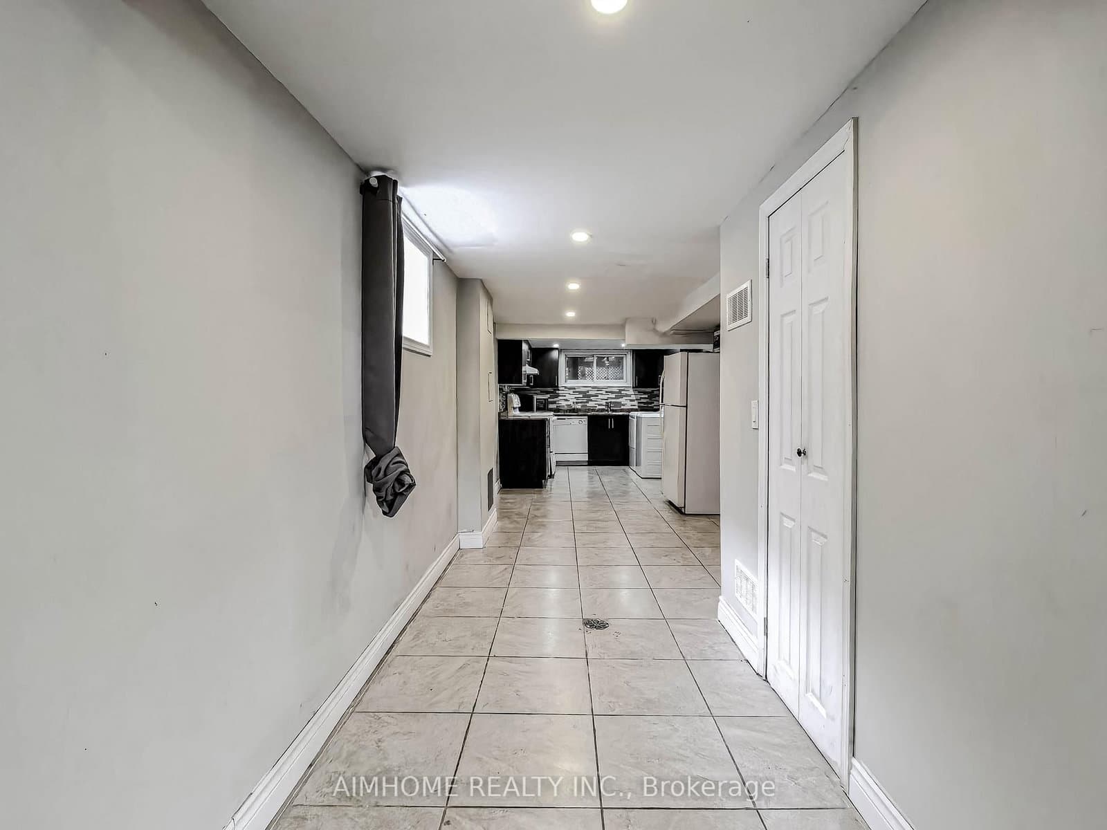 57 Gladman Avenue N, Unit Bsmt - Image 3