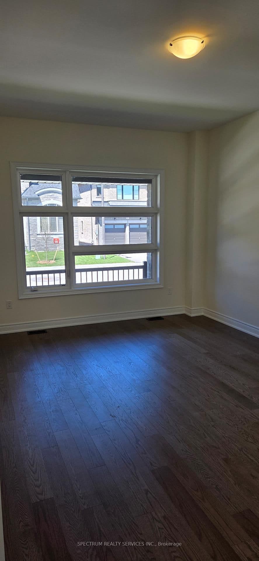 21 Lorrain Hand Crescent - Image 3