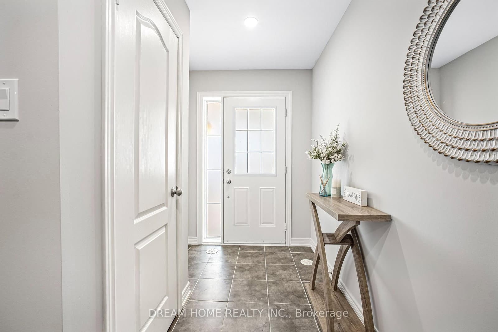46 Roy Grove Way - Image 5