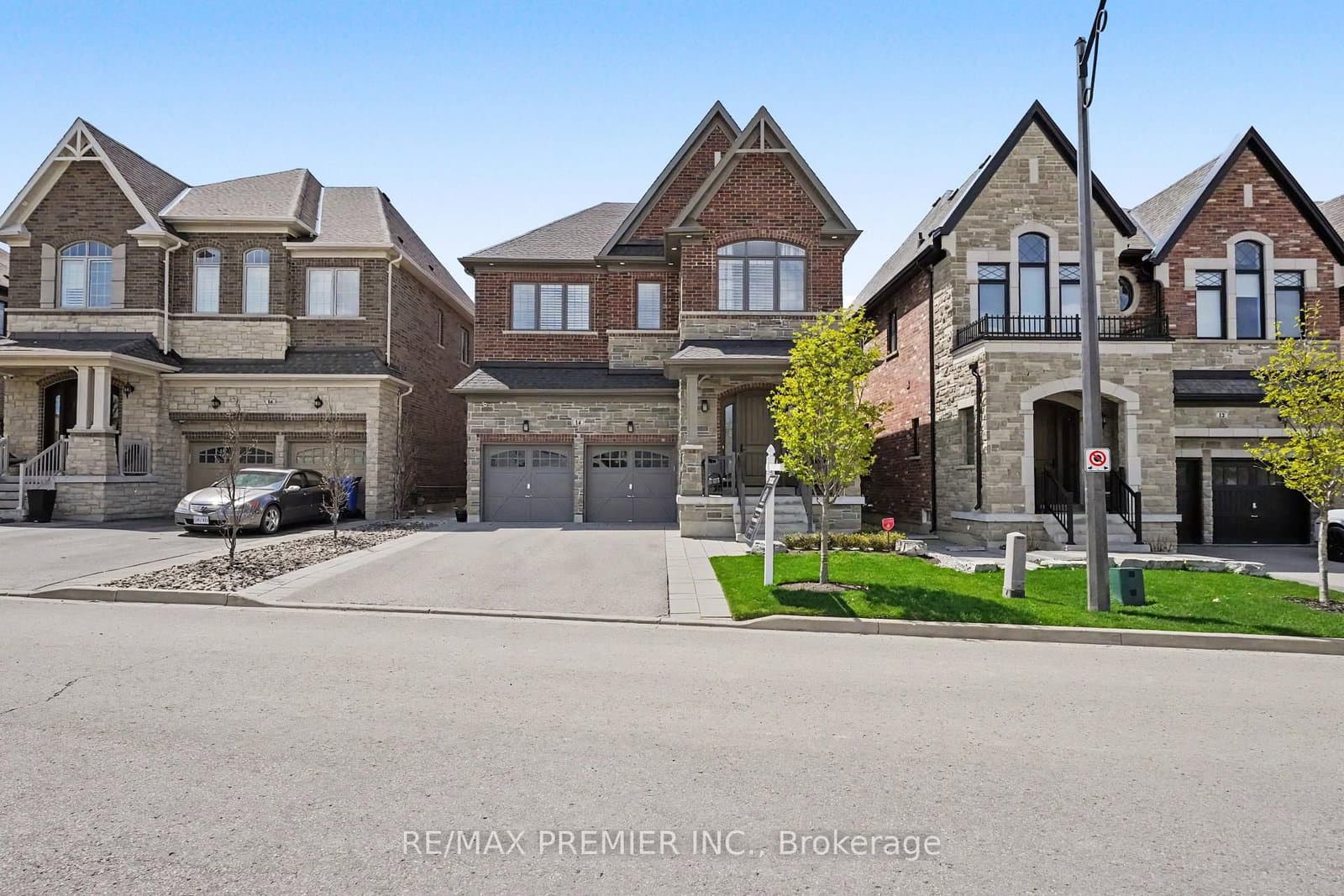 14 King Boulevard - Image 1