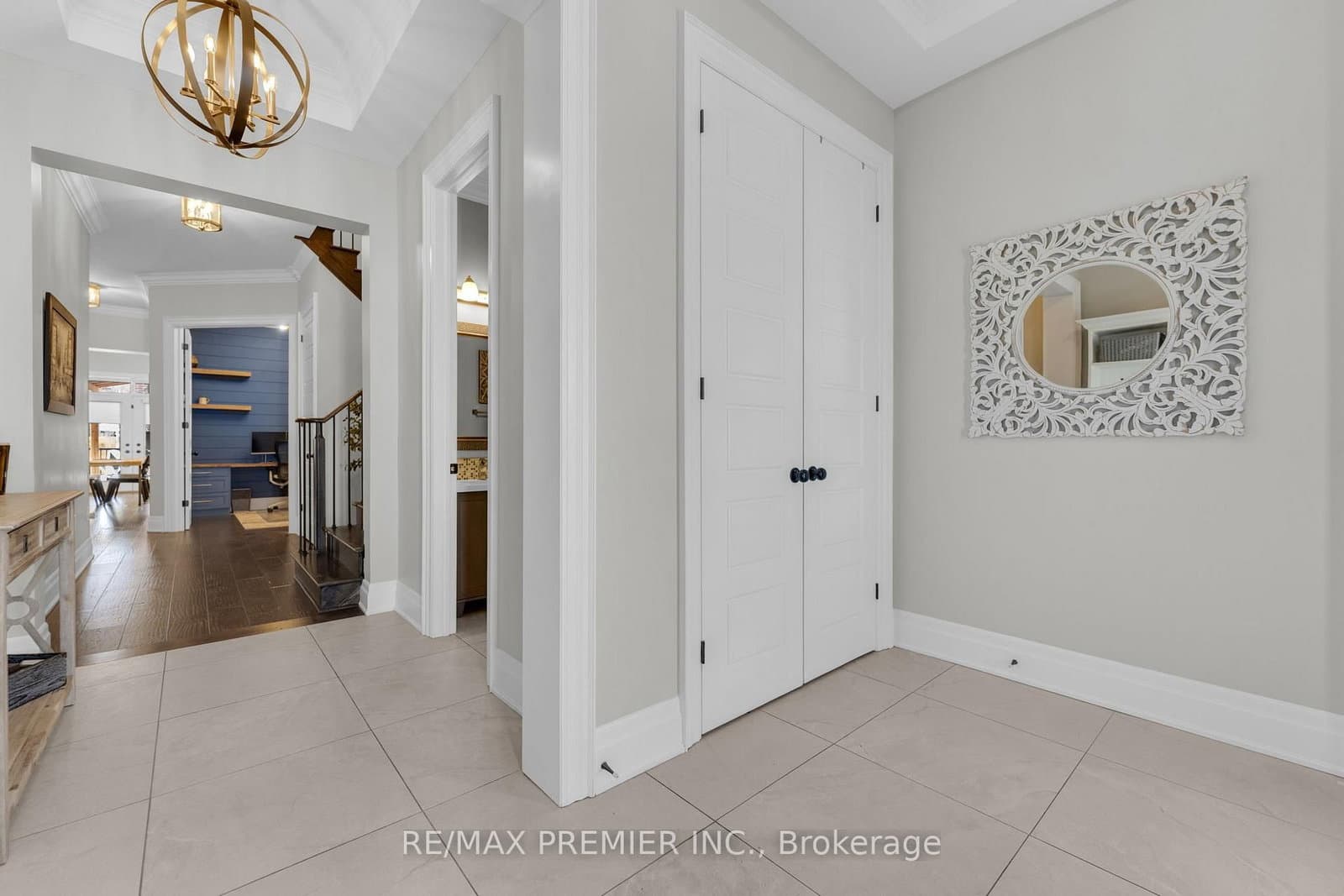 14 King Boulevard - Image 4