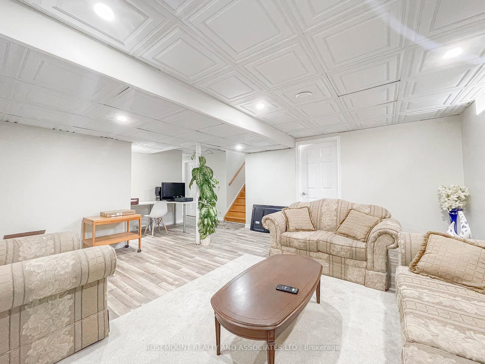 18 Quintessa Court - Image 2