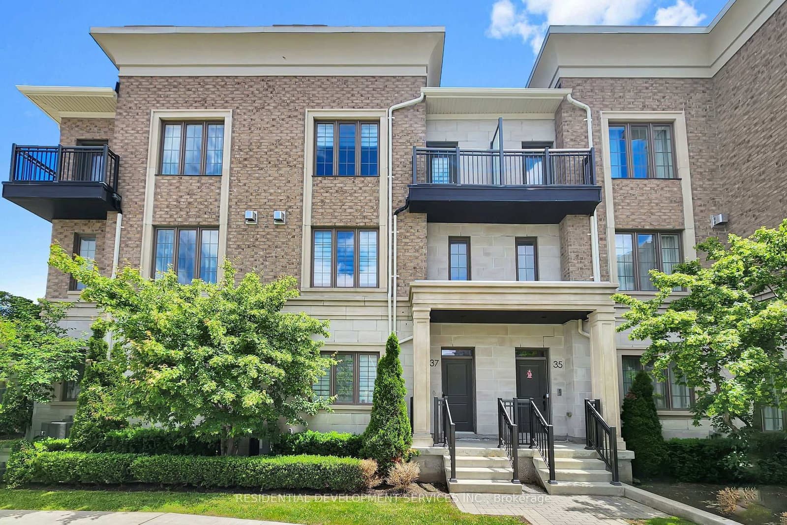 37 Village Parkway - Image 1
