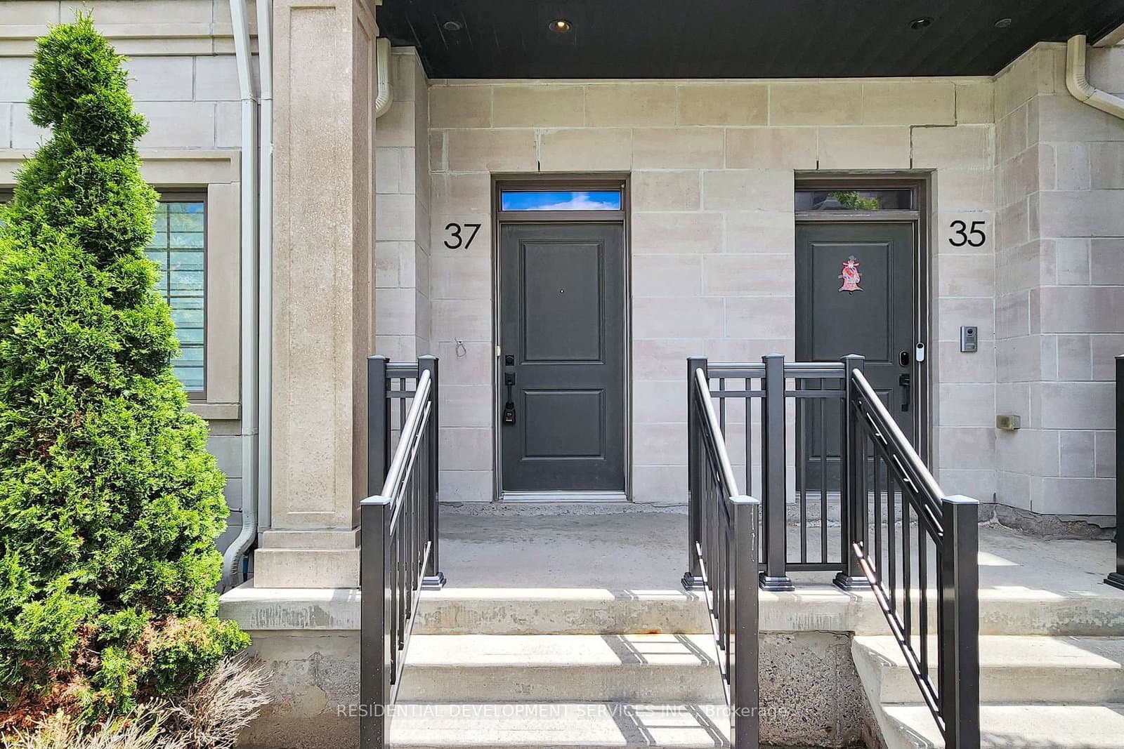 37 Village Parkway - Image 2