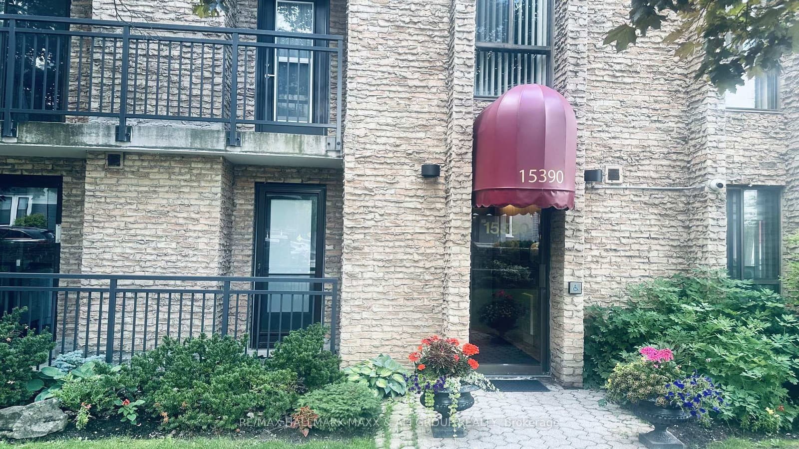 15390 Yonge Street, Unit 201 - Image 1