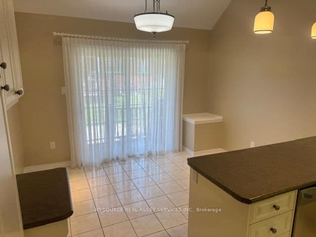19 Leland Lane E - Image 4