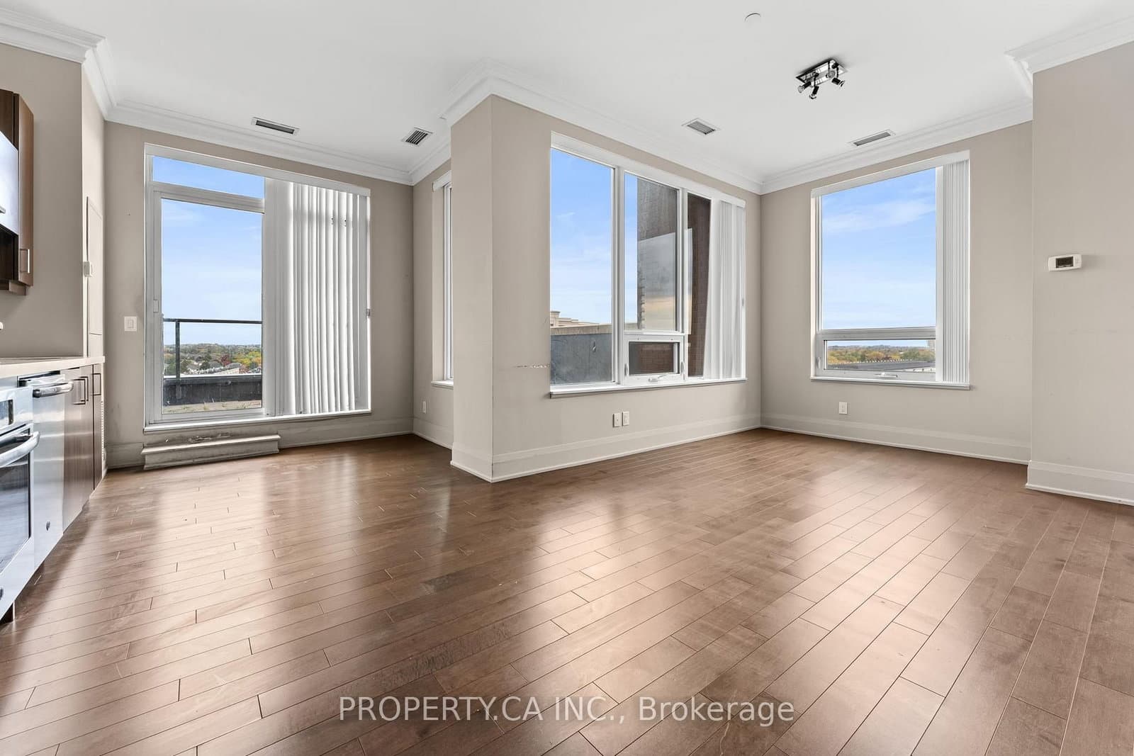 28 Uptown Drive, Unit Ph15 - Image 1