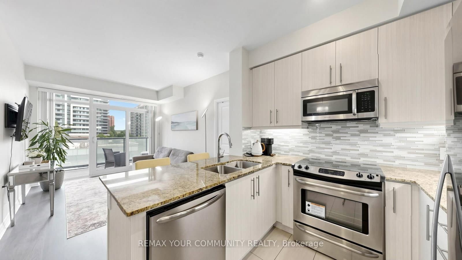 #408 - 55 Oneida Crescent