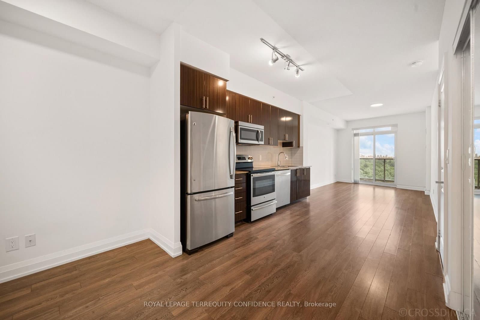 #727 - 7161 Yonge Street