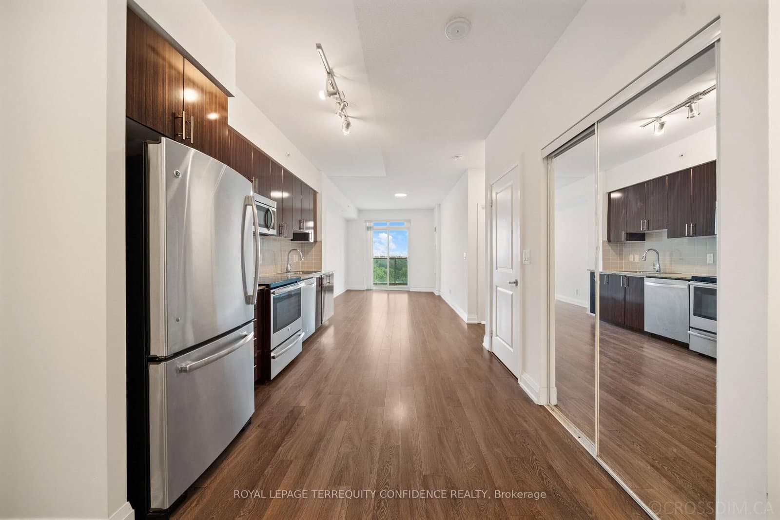 7161 Yonge Street, Unit 727 - Image 4