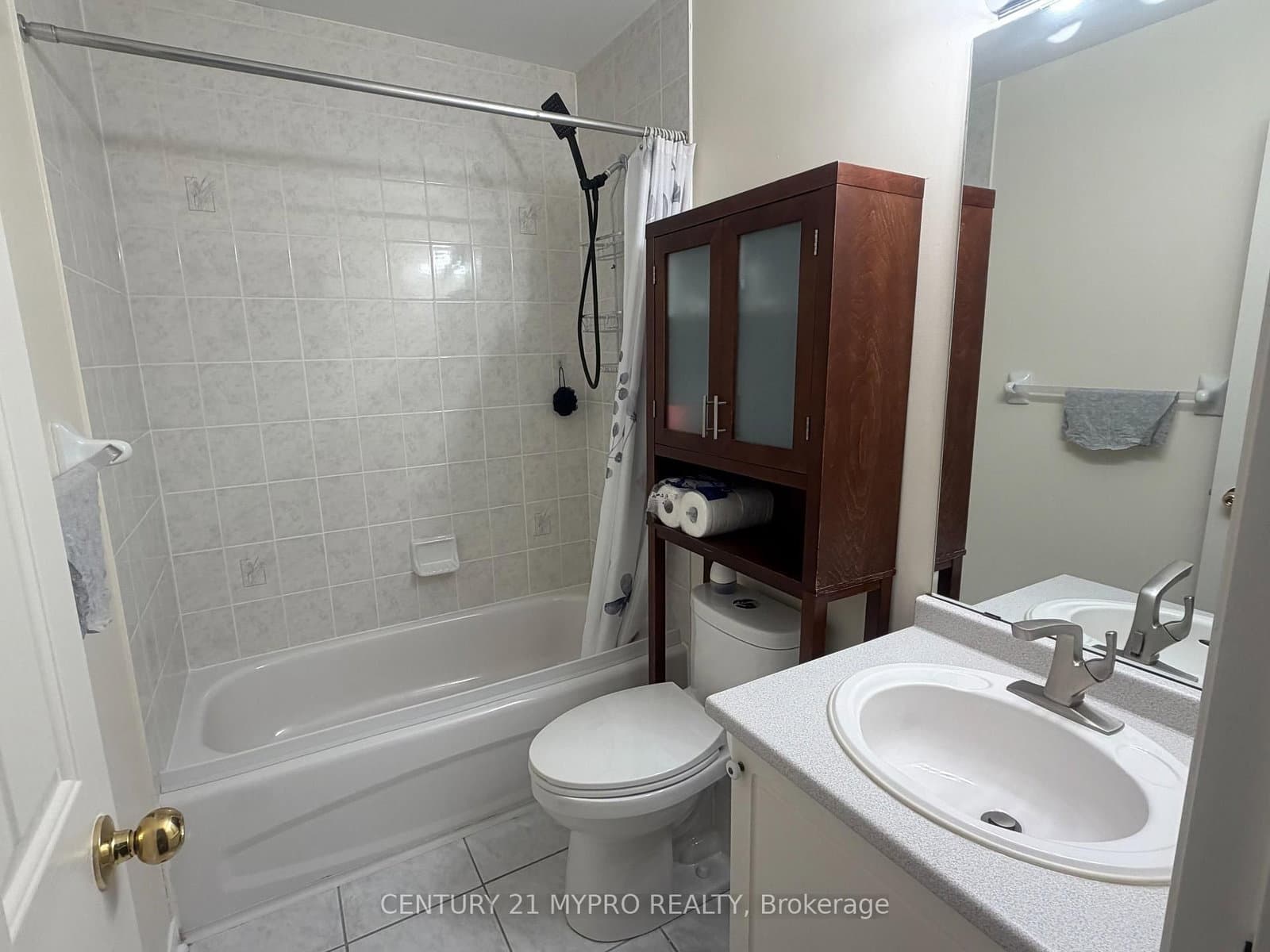 116 Orchard Hill (2nd Floor) Boulevard - Image 5
