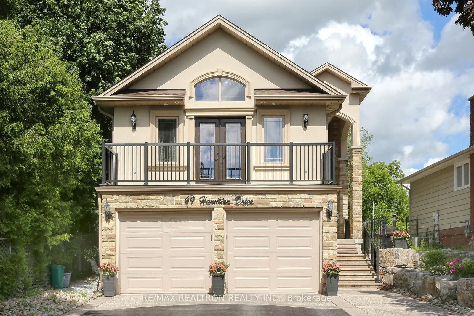 49 Hamilton Drive - Image 2