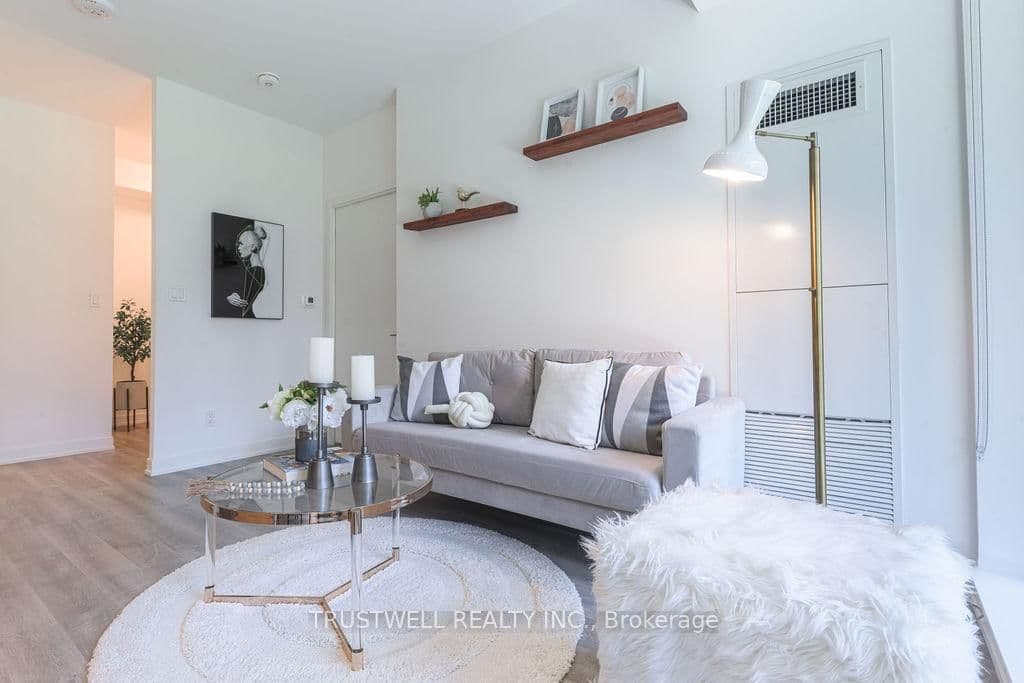 38 Simcoe Promenade, Unit 407 - Image 4