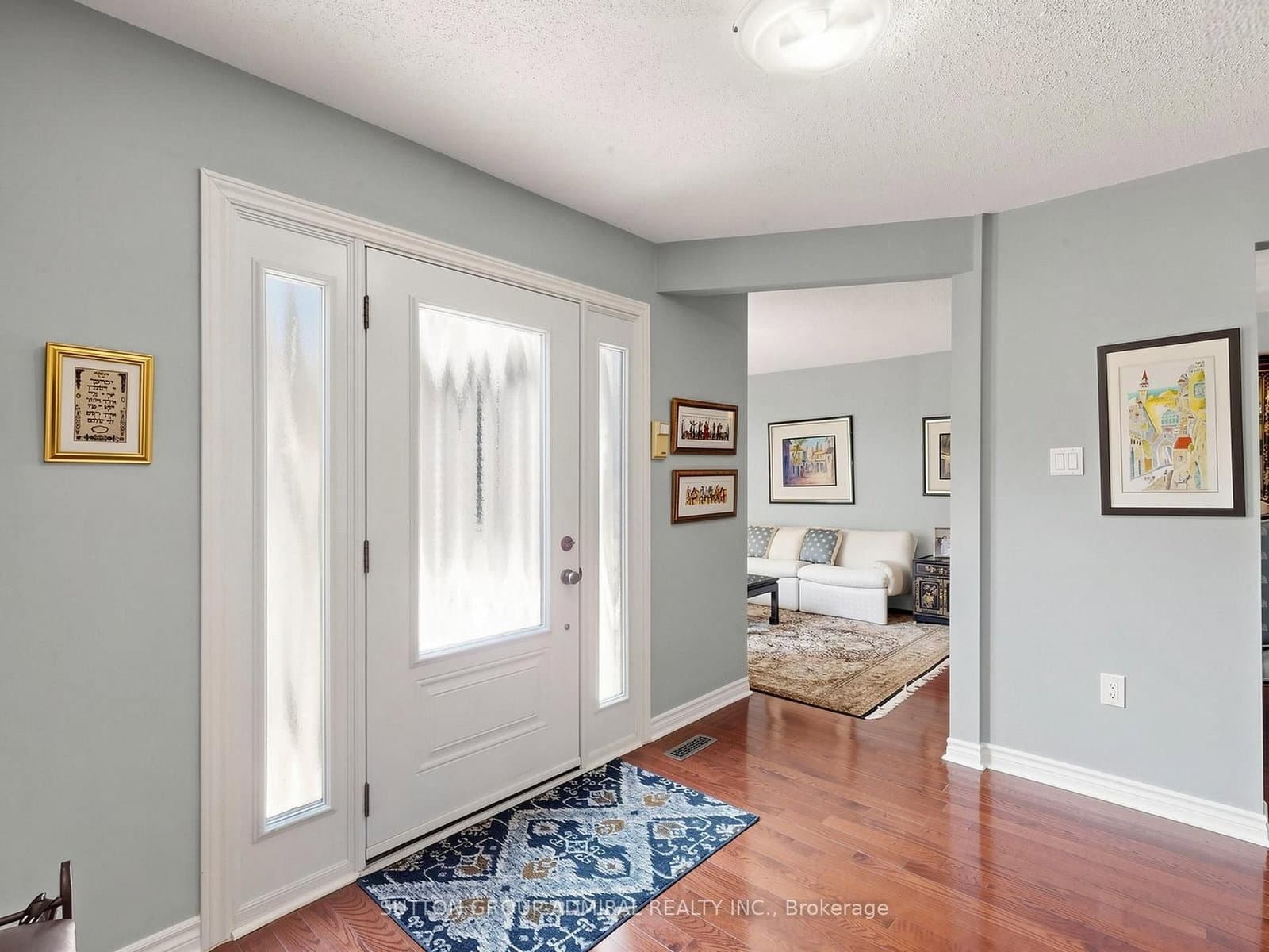 20 Esther Crescent - Image 3