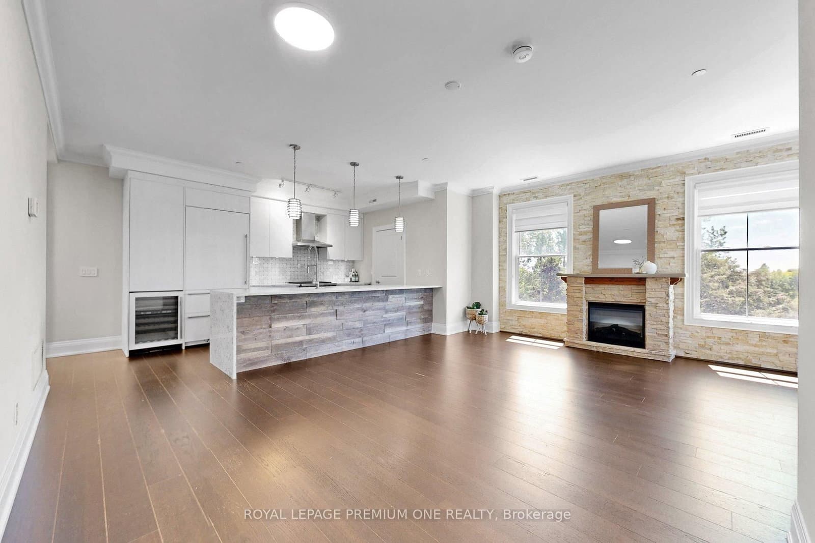 10360 Islington Avenue, Unit 303 - Image 2