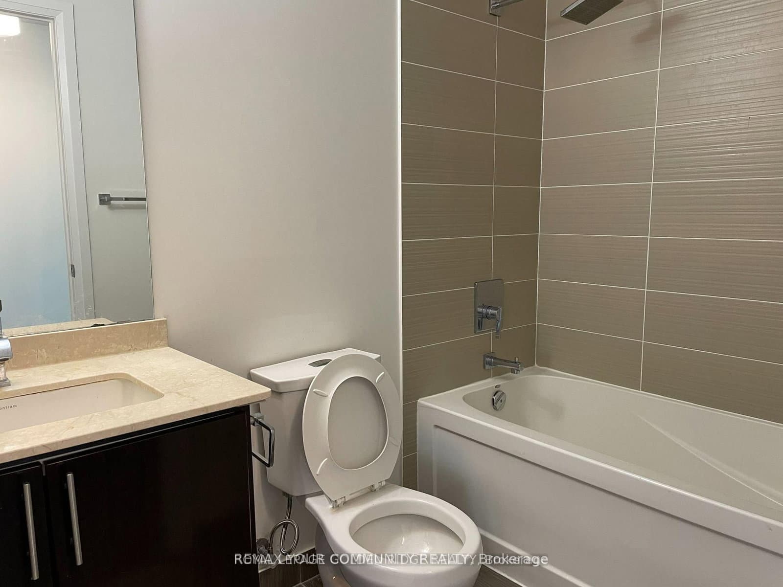 7161 YONGE Street, Unit 2231 - Image 3