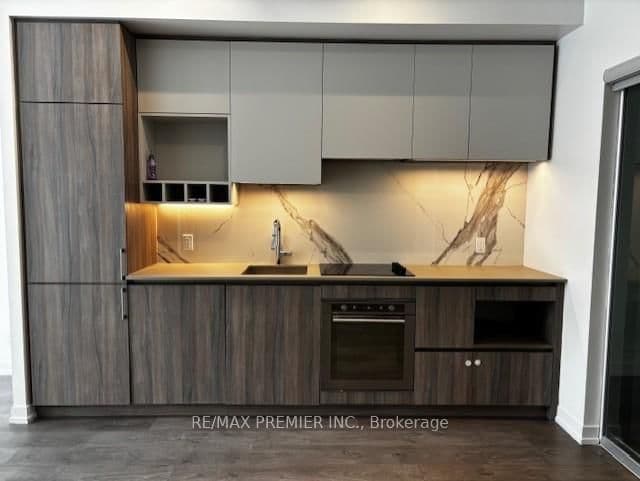7 Buttermill Avenue, Unit TH 20 - Image 3