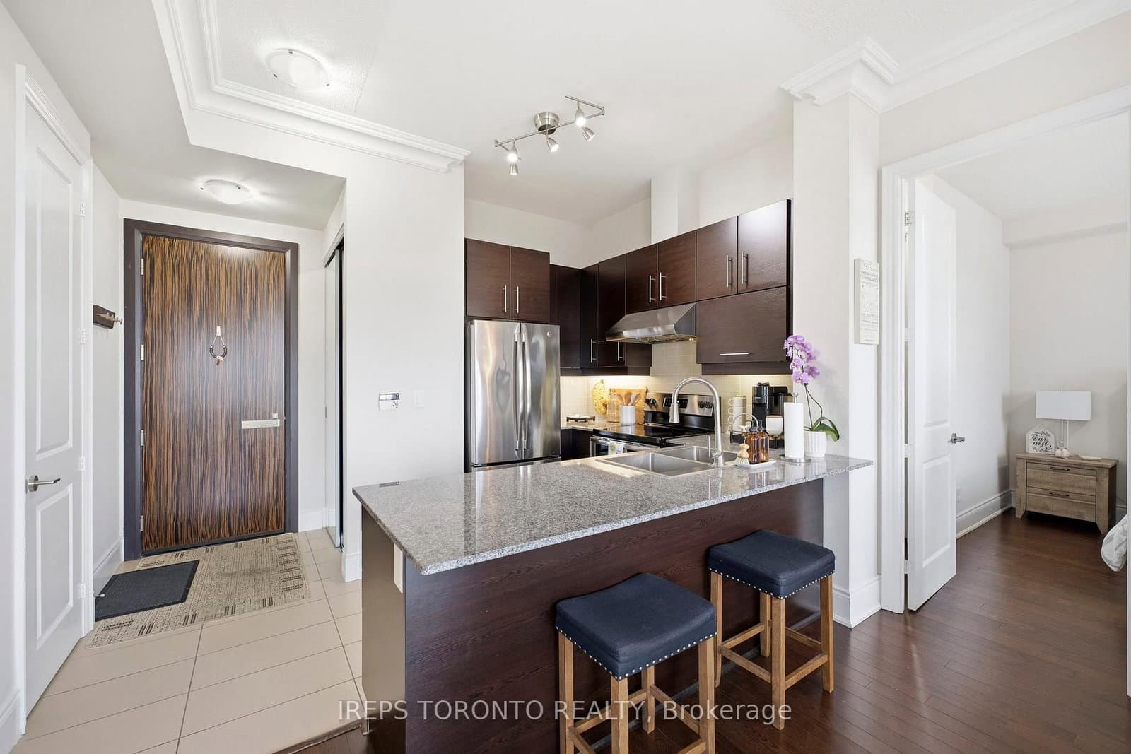 233 South Park Road, Unit Ph01 - Image 4