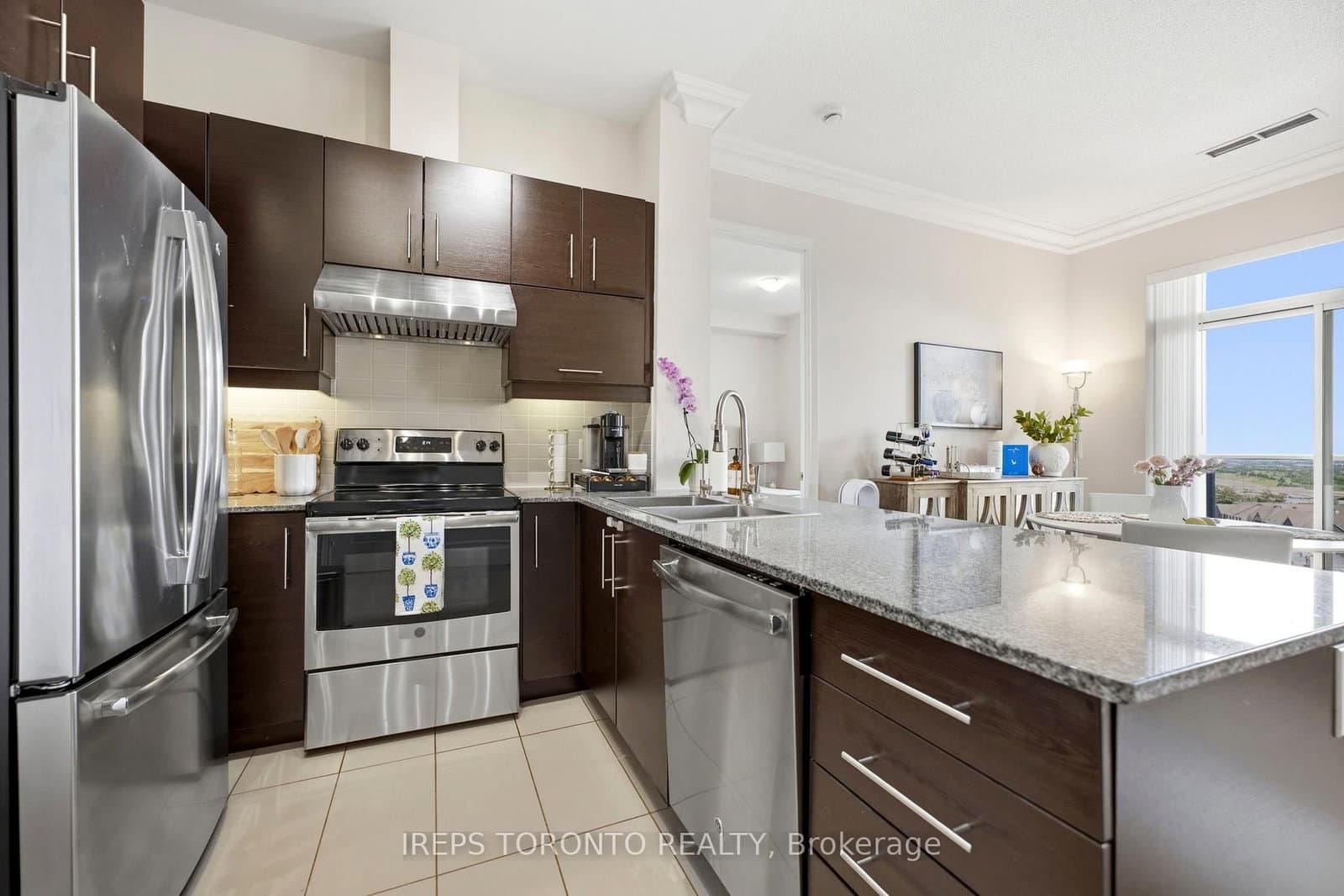 233 South Park Road, Unit Ph01 - Image 6