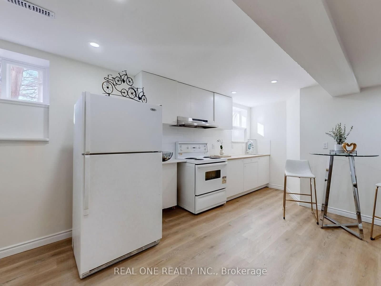 47 Lowe Boulevard - Image 4