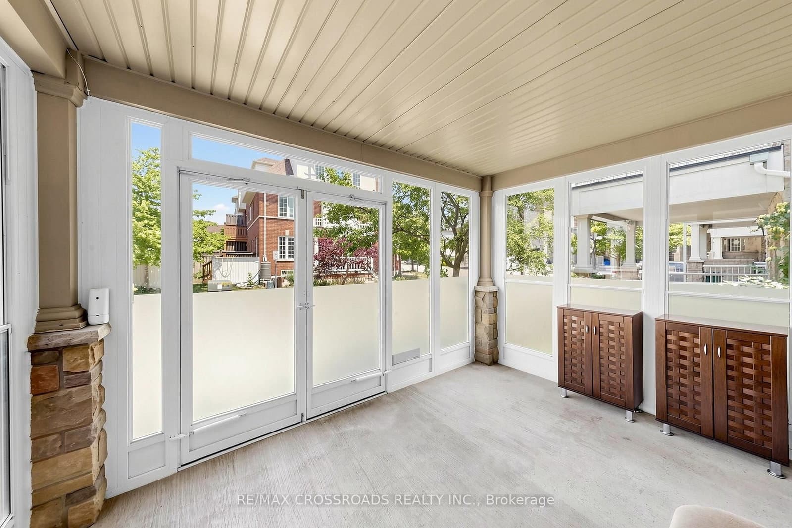 41 Prince Charles Way - Image 2