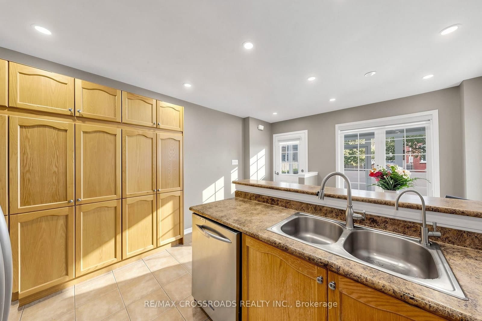 41 Prince Charles Way - Image 6