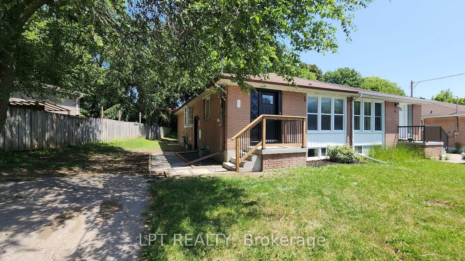 43 Newbury Drive - Image 1