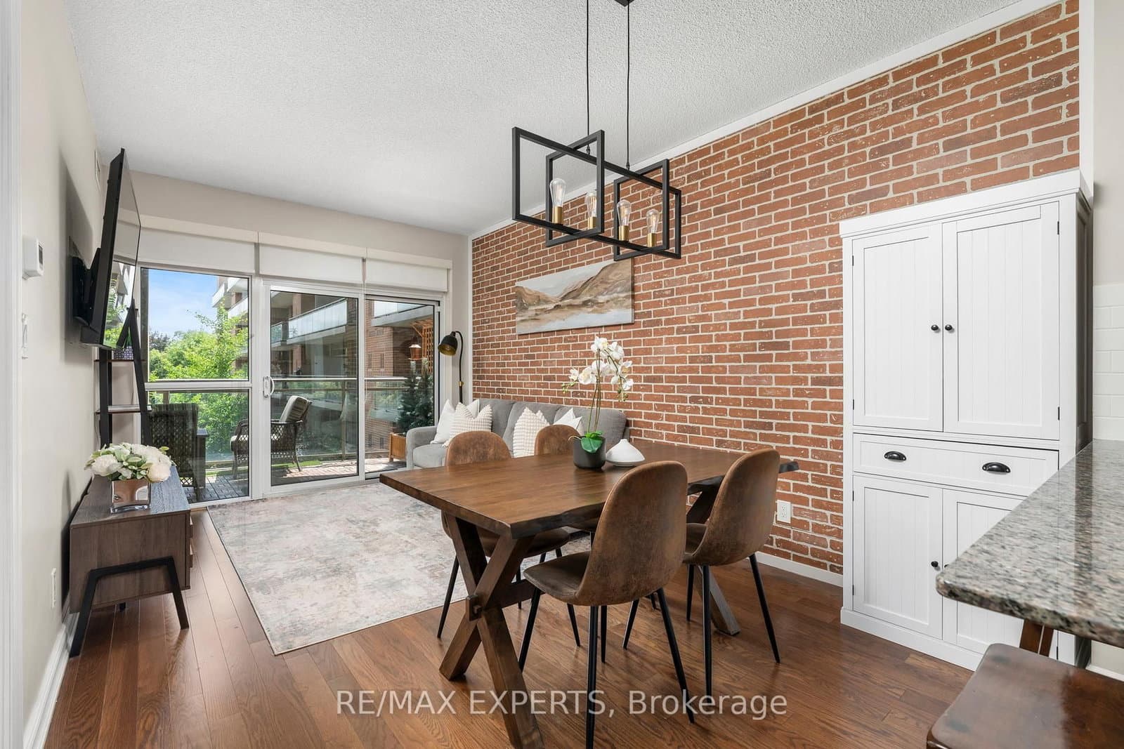 281 Woodbridge Avenue, Unit 301 - Image 1