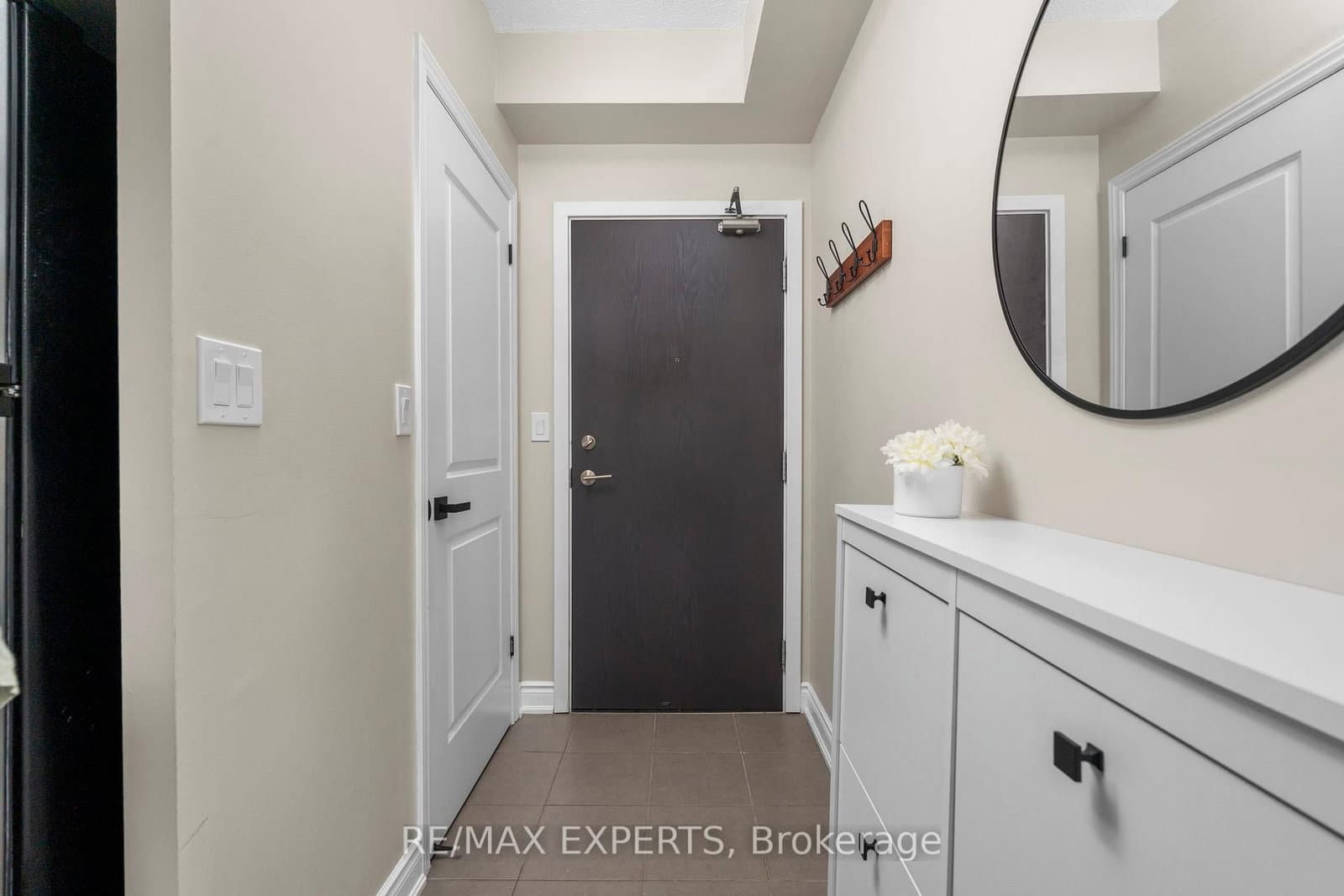 281 Woodbridge Avenue, Unit 301 - Image 4