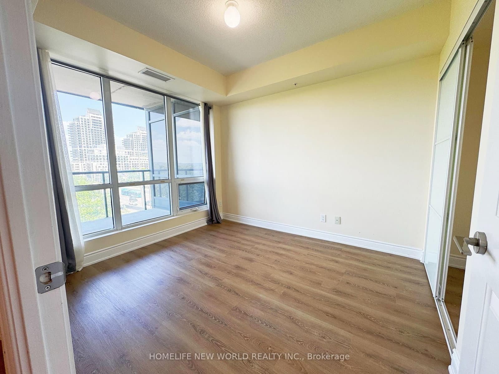 9090 Yonge Street, Unit 603B - Image 6