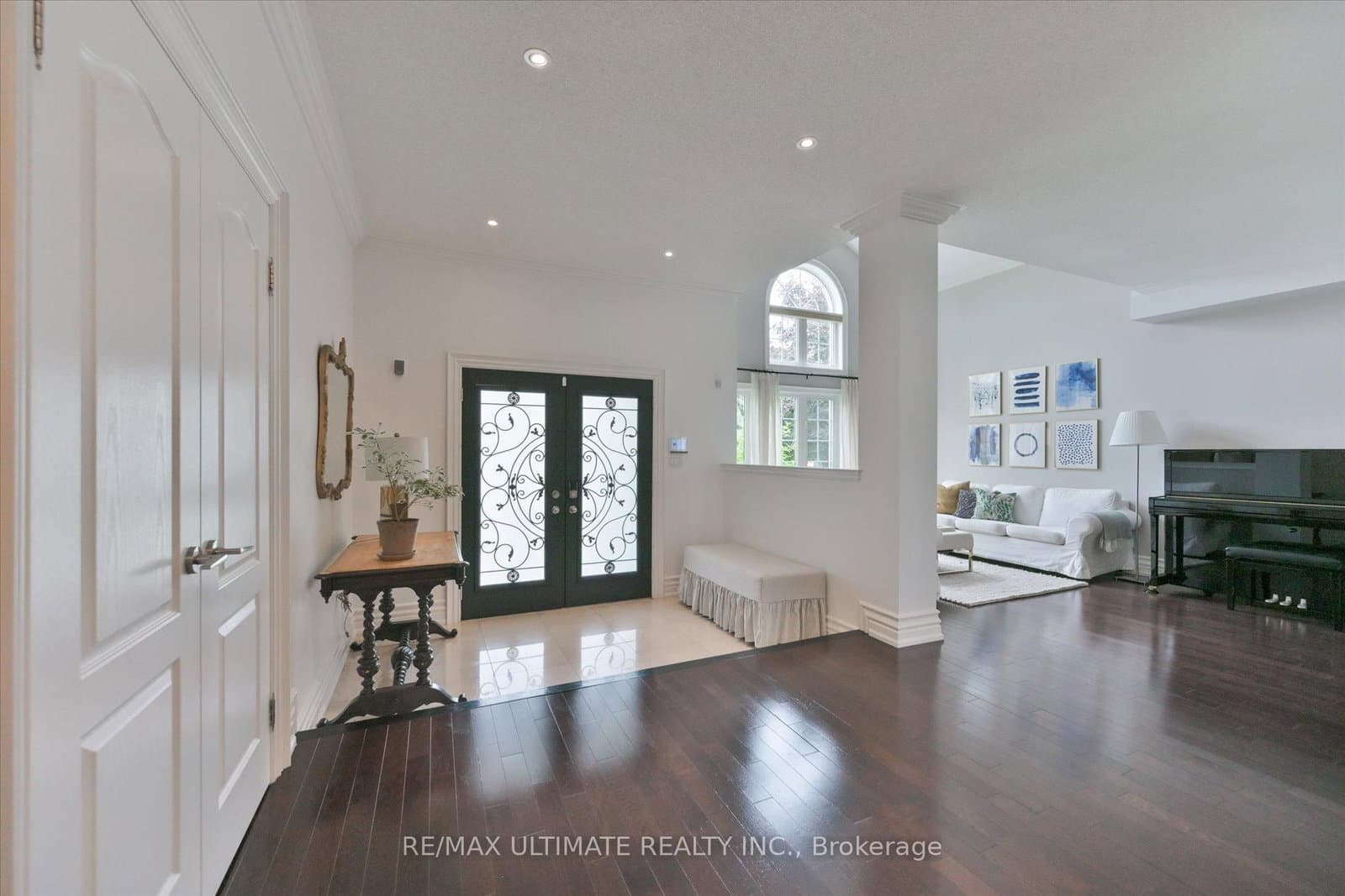 123 Village Green Drive - Image 2