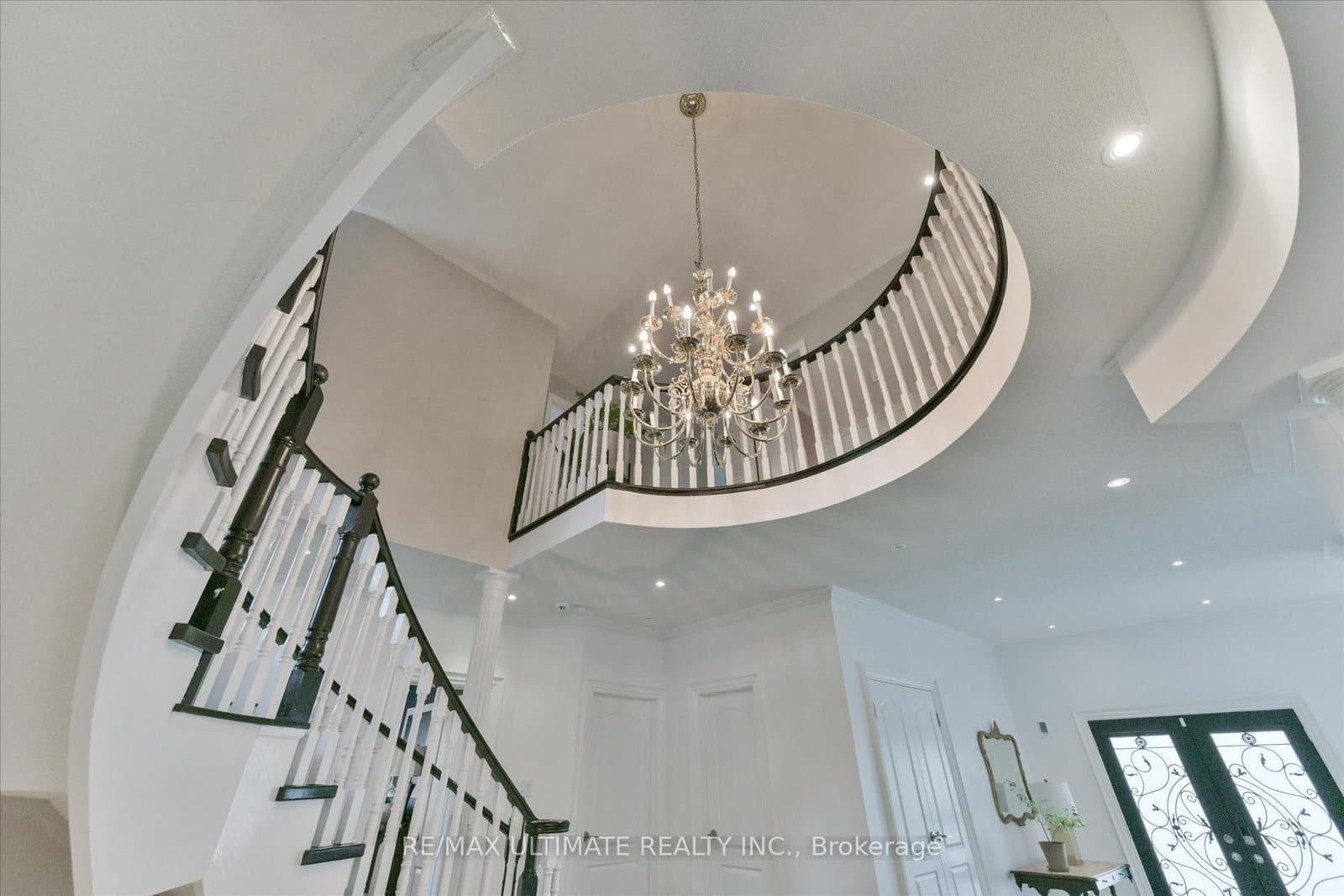 123 Village Green Drive - Image 4