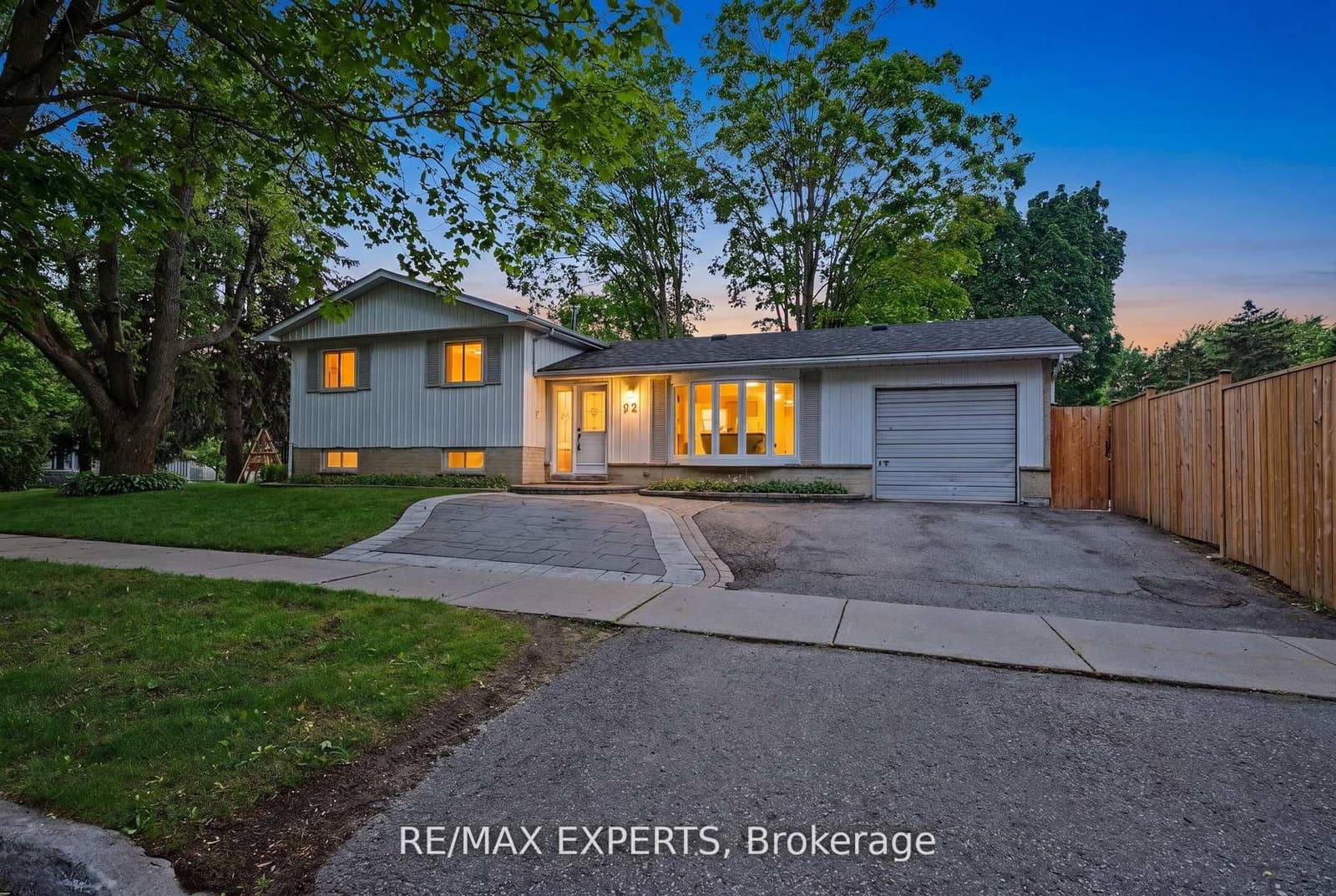 32 Oak Court - Image 1