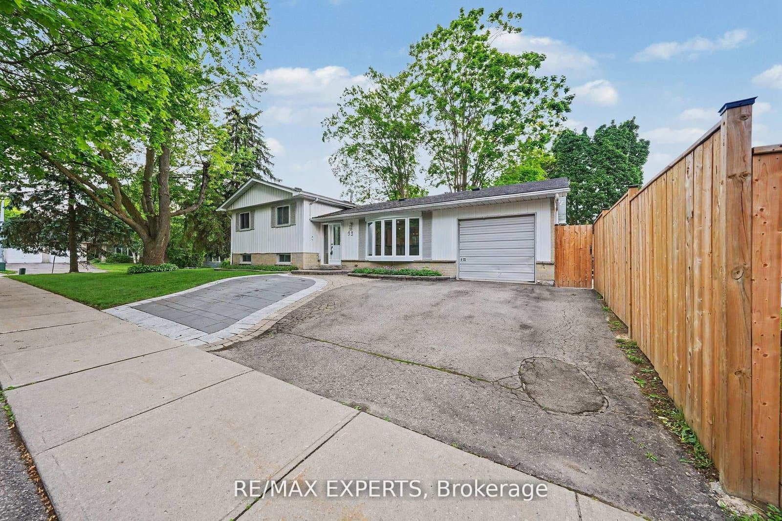 32 Oak Court - Image 2