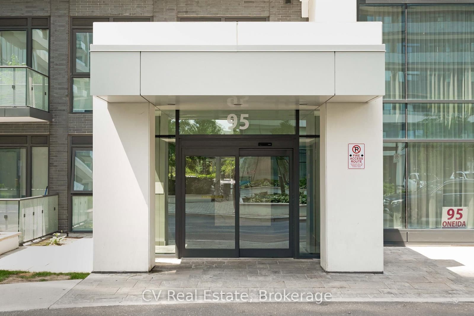 95 Oneida Crescent, Unit 1109 - Image 4
