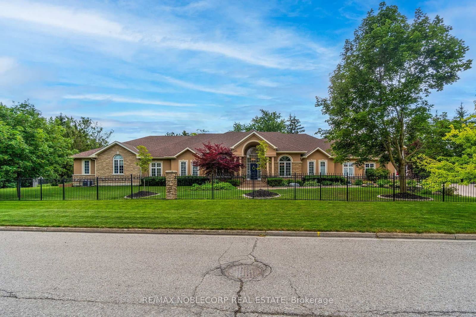 80 Carmichael Crescent - Image 4