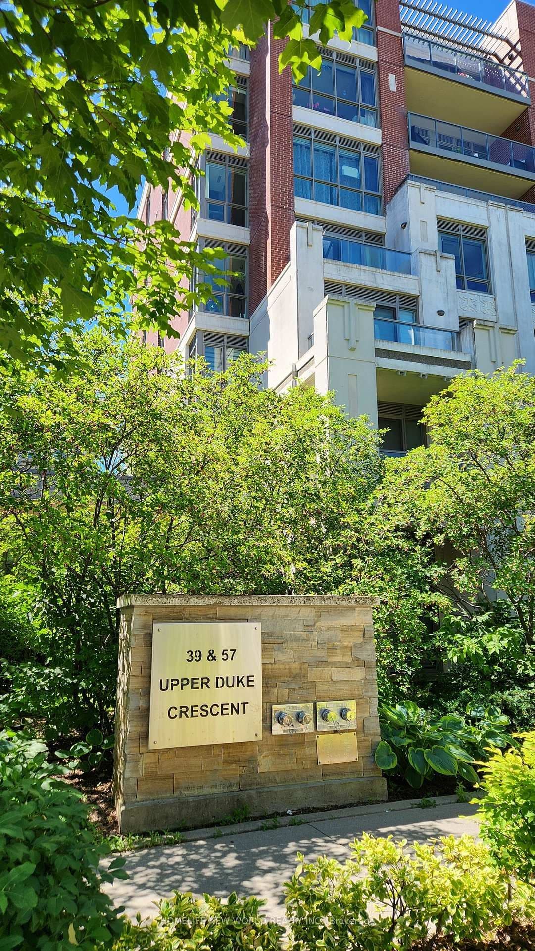 39 Upper Duke Crescent, Unit 507 - Image 2