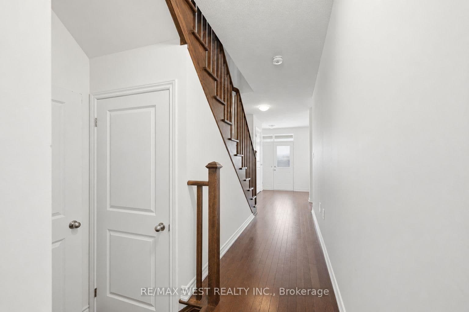 55 Holyrood Crescent - Image 4