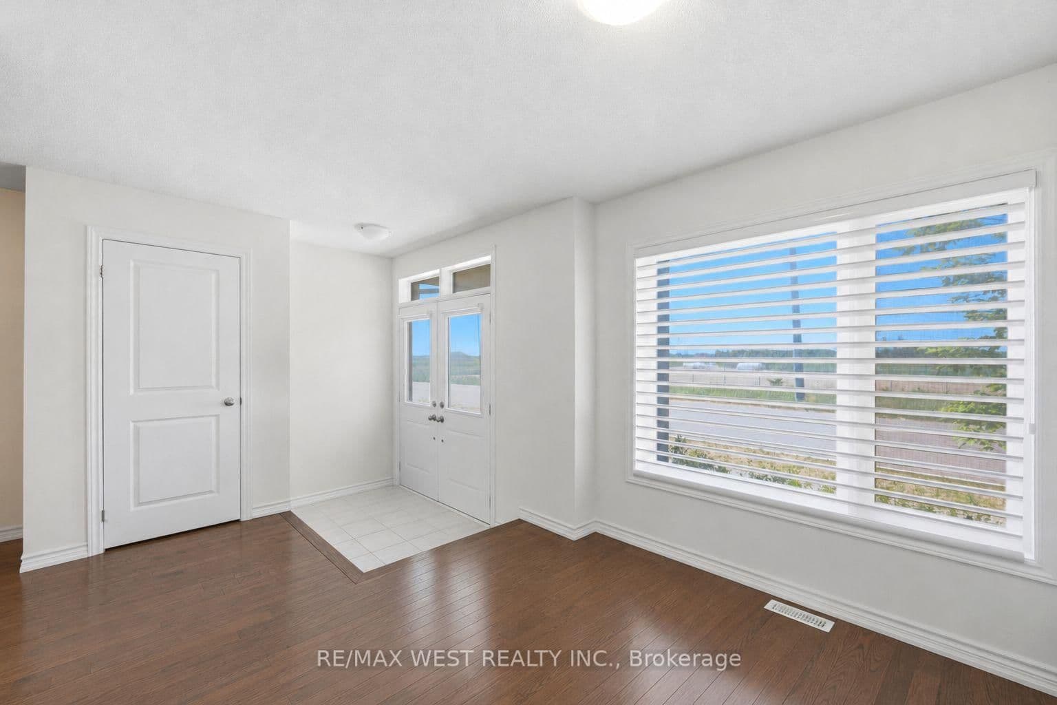 55 Holyrood Crescent - Image 5