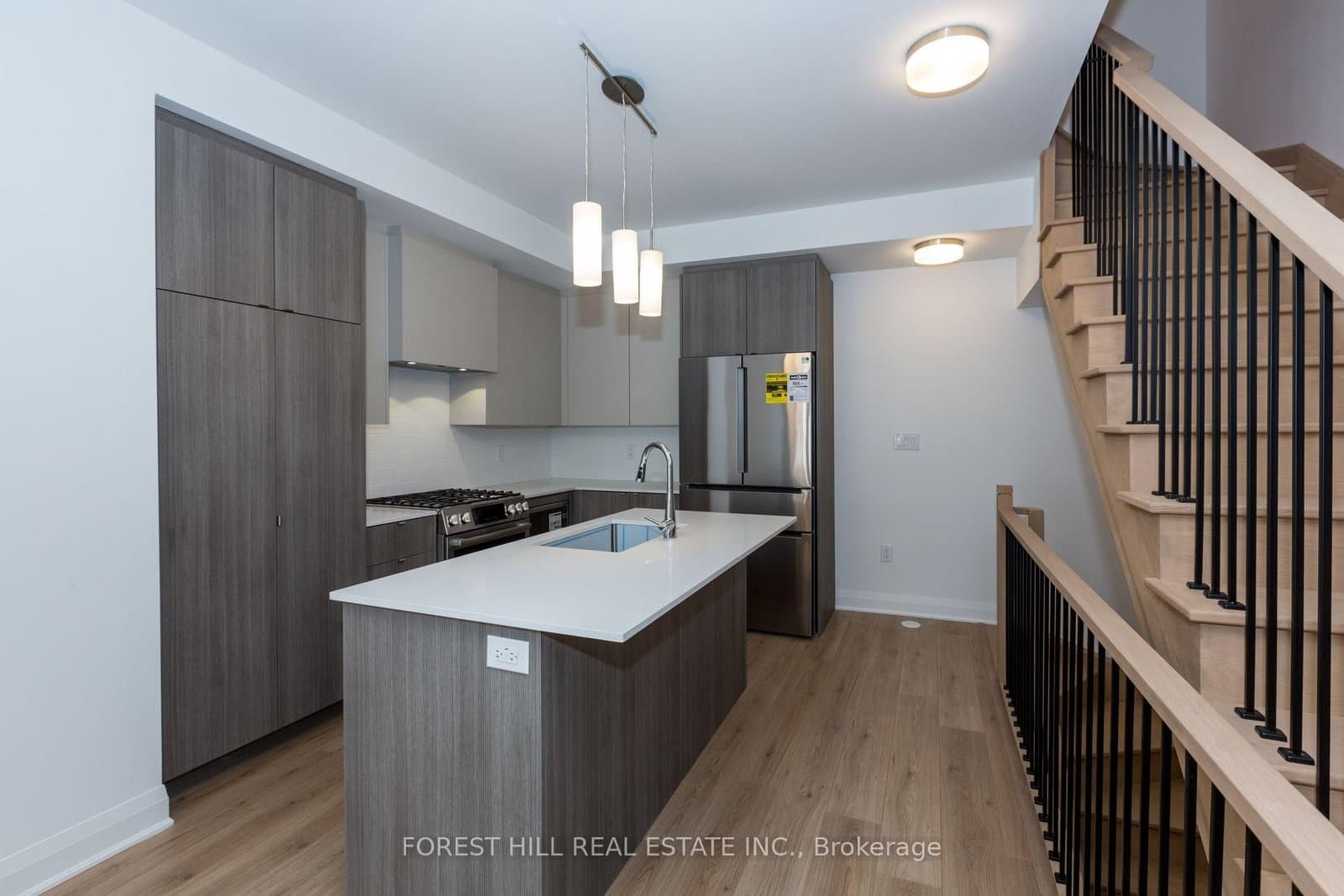 138 Alton Crescent - Image 3