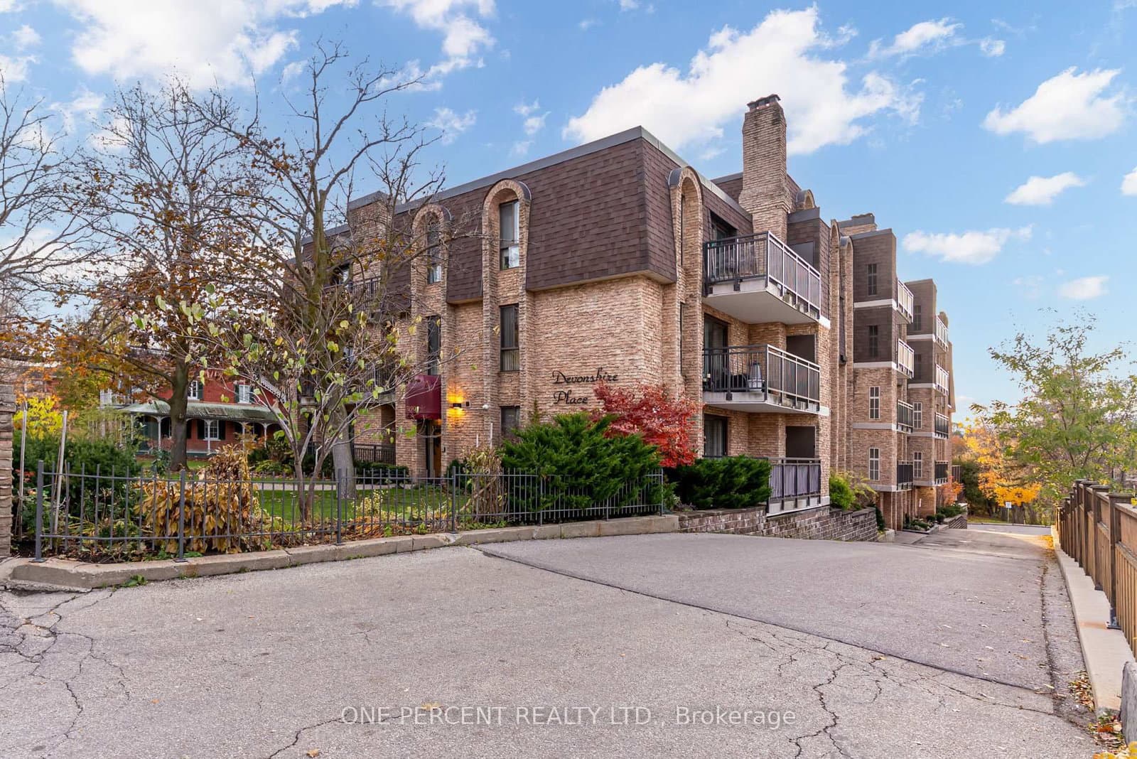15390 Yonge Street, Unit 406 - Image 4