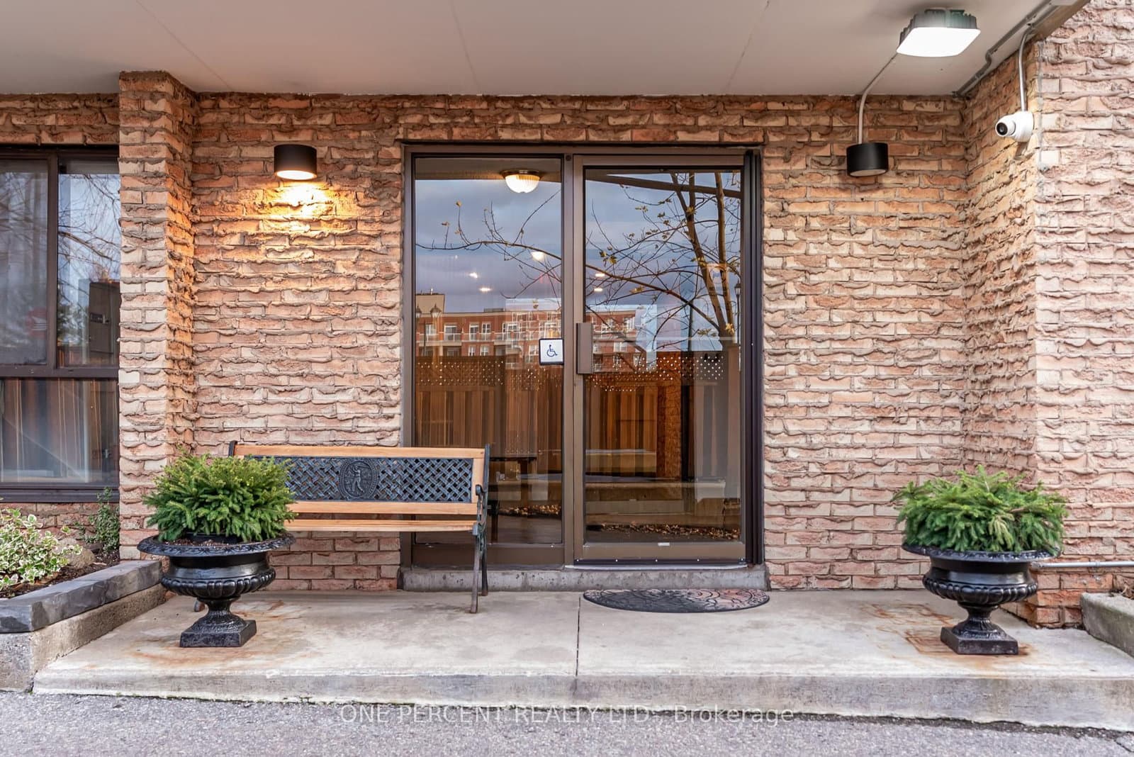 15390 Yonge Street, Unit 406 - Image 5