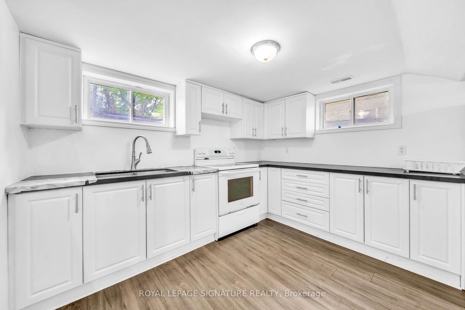 43 Parkside Drive, Unit Basement - Image 2