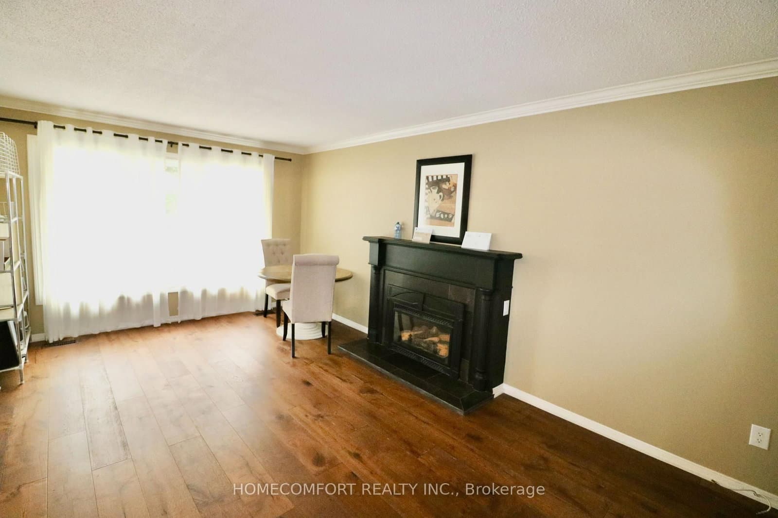 12 Banbury Court - Image 2