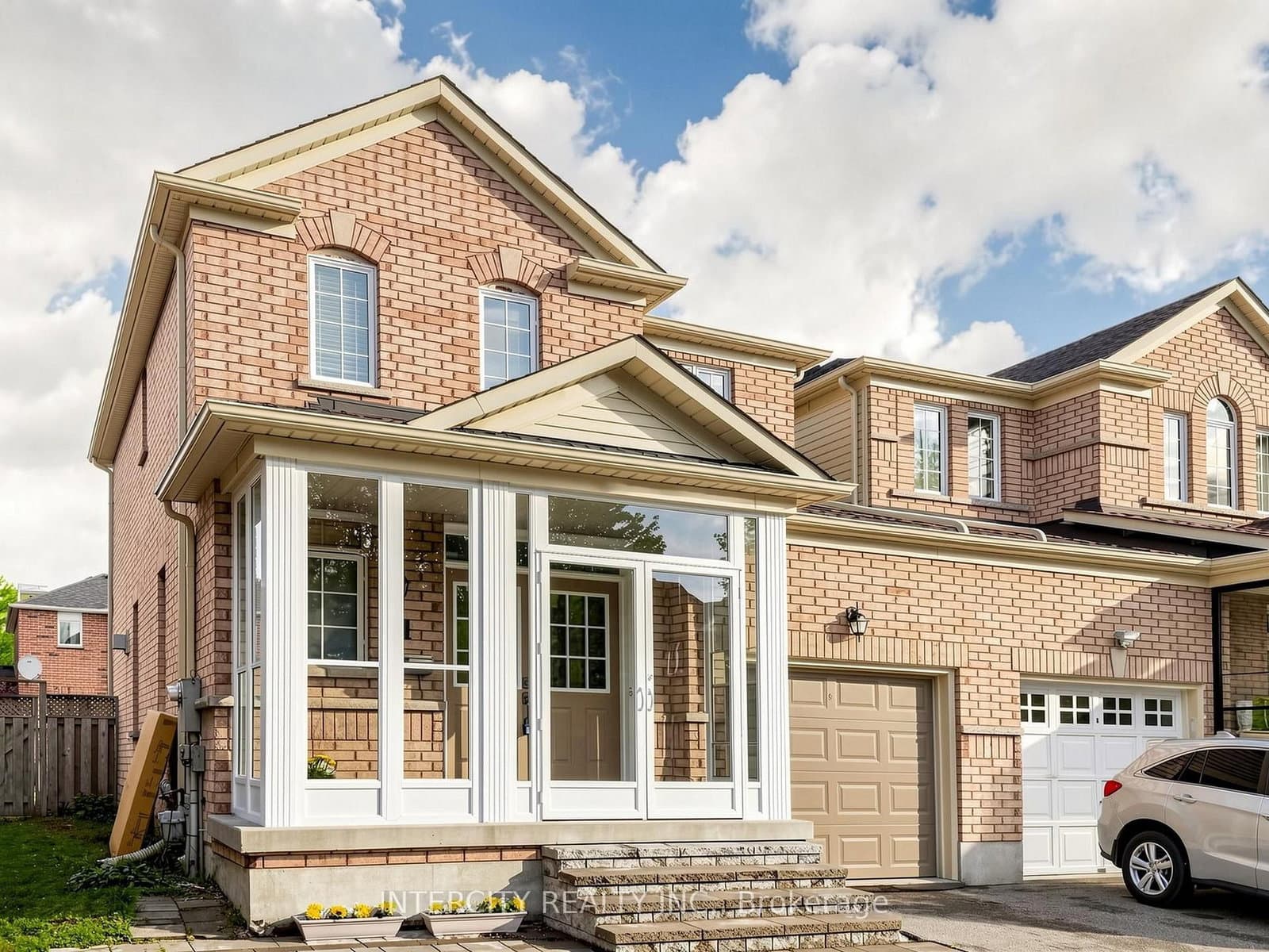 11 Charles Sturdy Road - Image 3