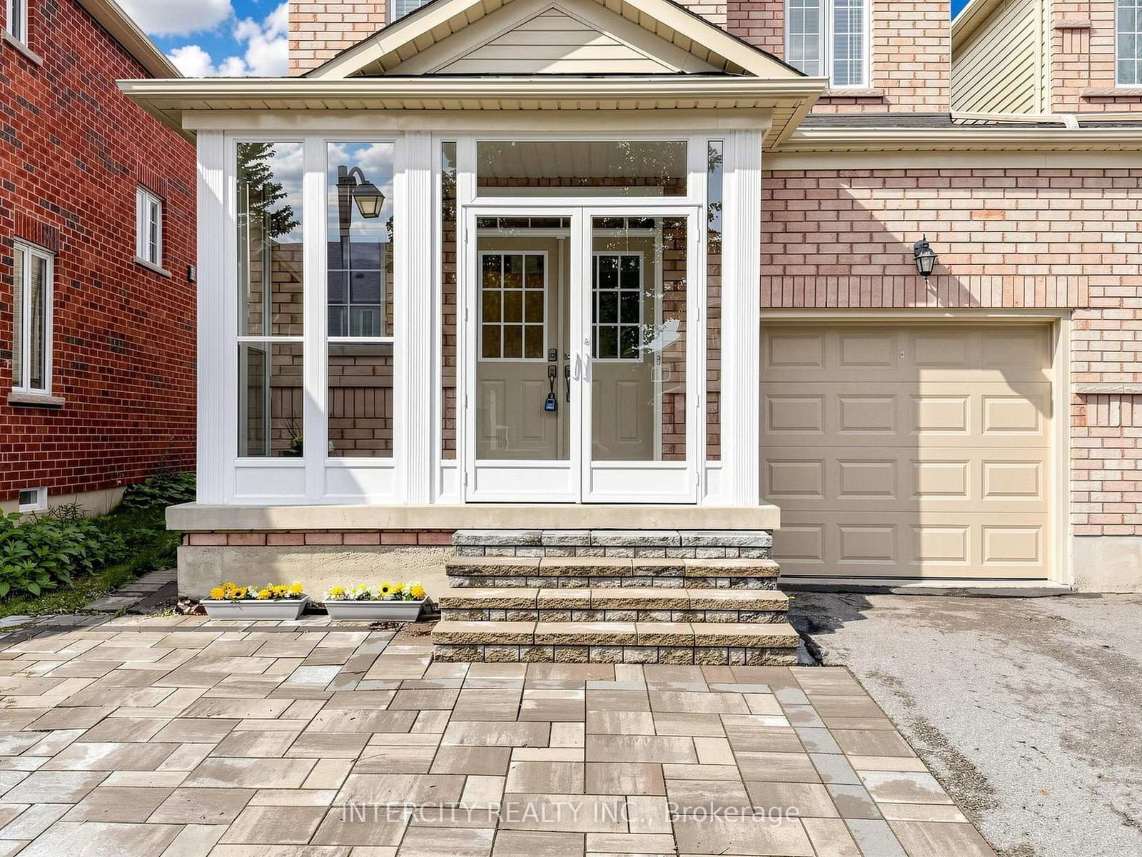 11 Charles Sturdy Road - Image 4