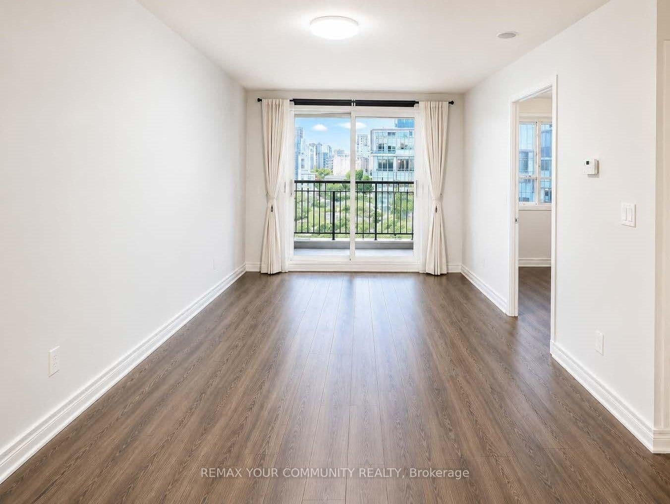 48 Suncrest Boulevard, Unit 522 - Image 2